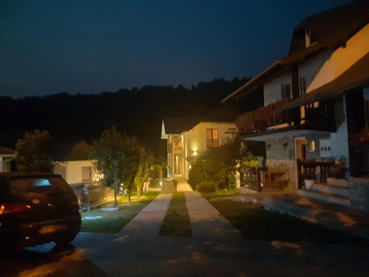 Rooms And Apartmants Mirovic Kolasin Luaran gambar