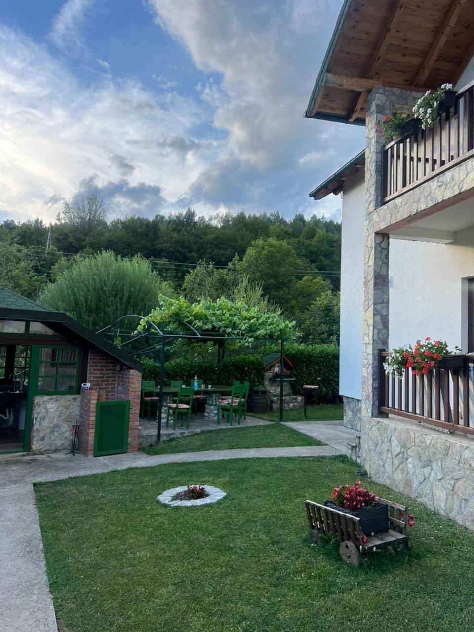 Rooms And Apartmants Mirovic Kolasin Luaran gambar